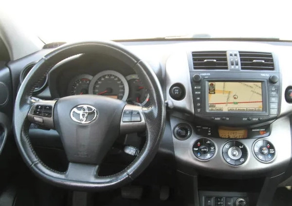 Toyota RAV4 cena 53500 przebieg: 178150, rok produkcji 2011 z Rybnik małe 497